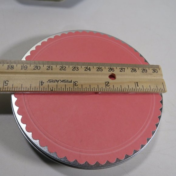 small storage (2) metal tins in excellent condition, easy to open, small storage - Picture 10 of 12